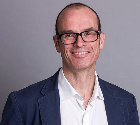 Dr Julian Howell